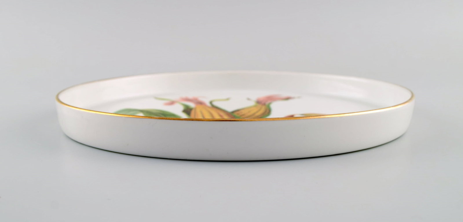 Royal Worcester, England. Six round porcelain dishes decorated with corn cobs, apples and gold edge. - 5