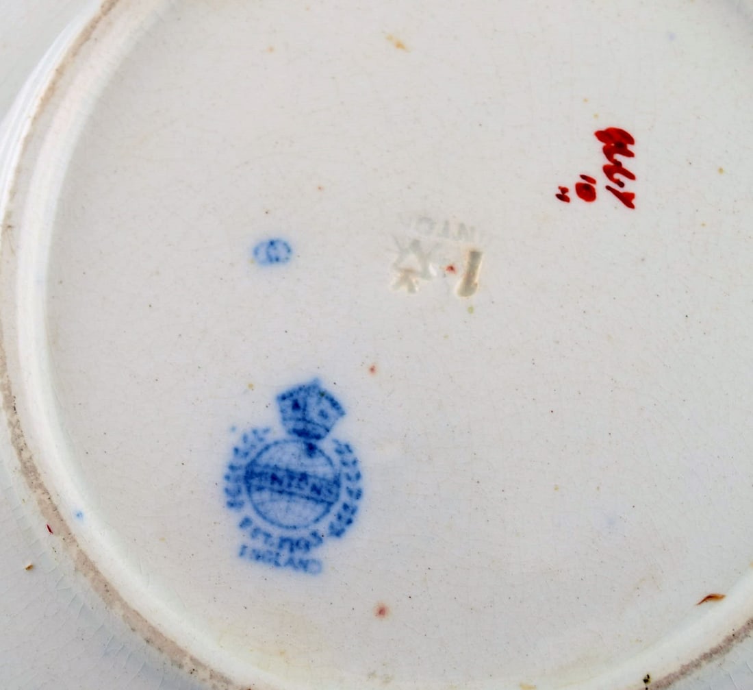 Mintons, England. Two antique plates in hand-painted faience. Chinese style, early 20th century. - 5