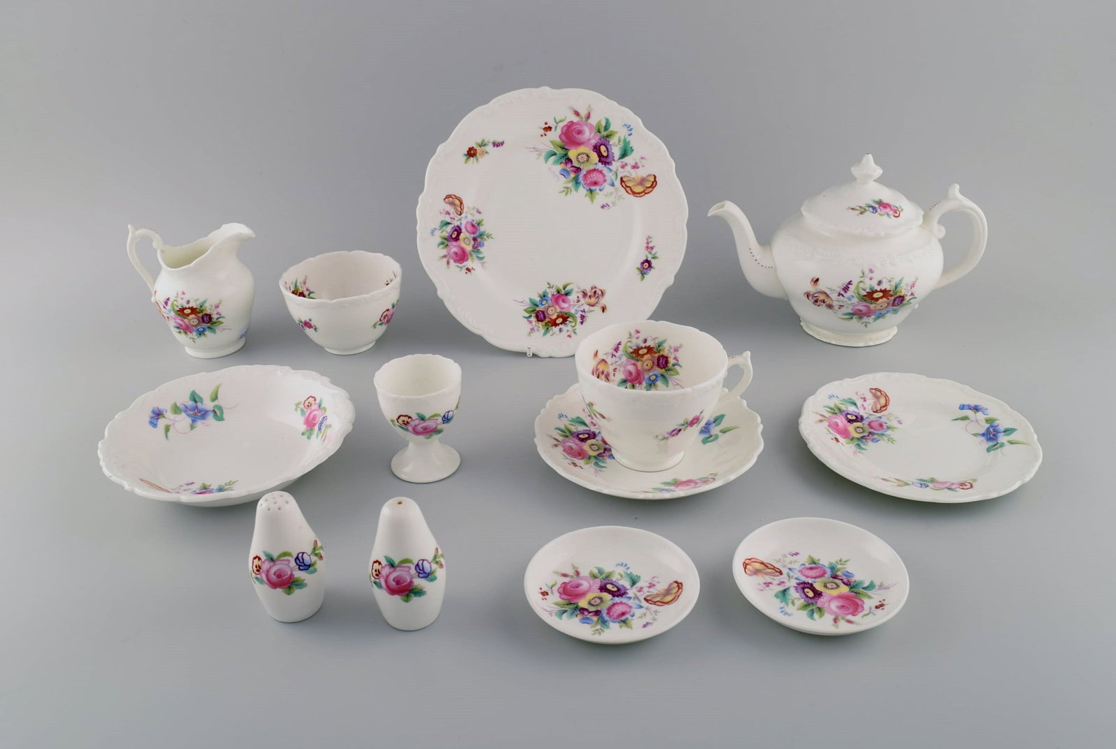 Coalport, England. Egoist breakfast / tea service in porcelain decorated with flowers. 1960s / 70s.: Title: Coalport, England. Egoist breakfast / tea service in porcelain decorated with flowers. 1960s / 70s. Description: Coalport, England. Egoist breakfast / tea service in porcelain decorated with fl