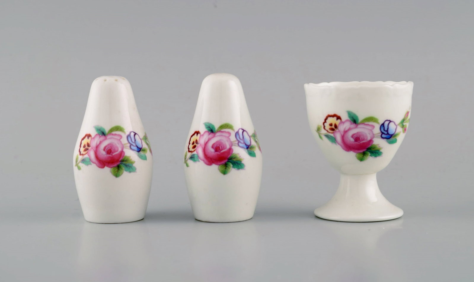 Coalport, England. Egoist breakfast / tea service in porcelain decorated with flowers. 1960s / 70s. - 5