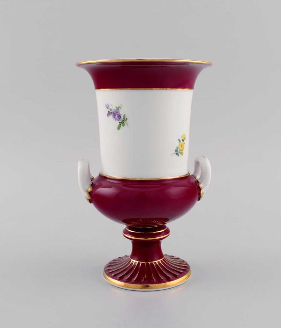 Antique Meissen porcelain vase with hand-painted flowers. Purple and gold decoration. Ca. 1900. - 6