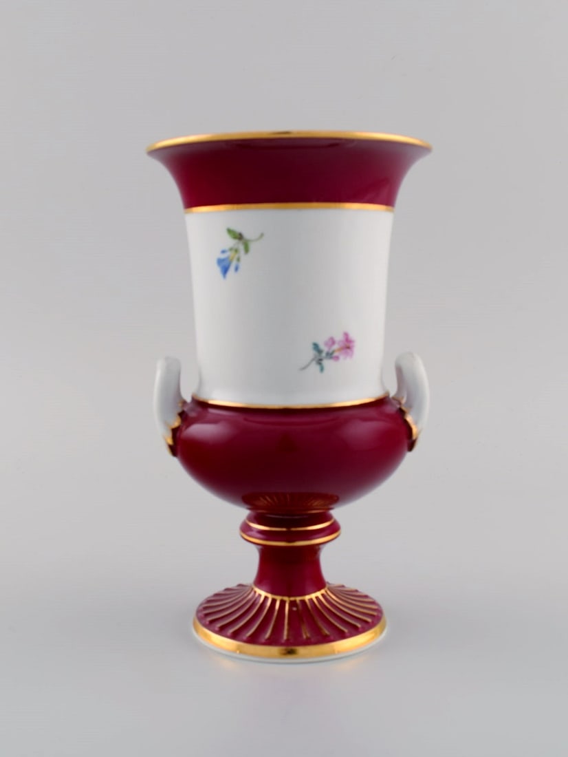 Antique Meissen porcelain vase with hand-painted flowers. Purple and gold decoration. Ca. 1900. - 6