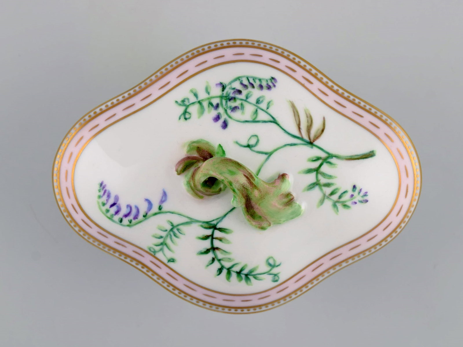 Kaiser, Germany. Porcelain vase and lidded bowl with hand-painted flowers and gold decoration. - 5