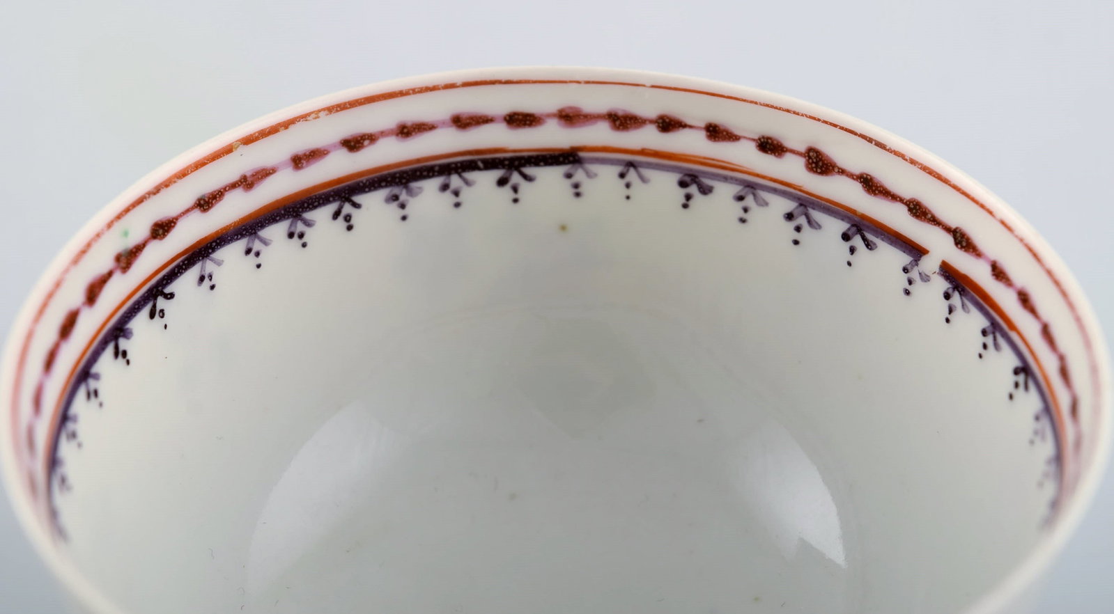 Three antique Chinese teacups in hand-painted porcelain. Qian Long (1736-1795). - 7