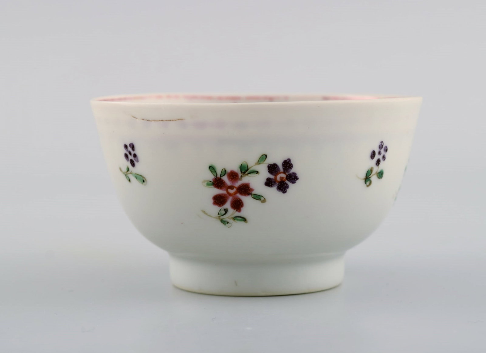 Three antique Chinese teacups in hand-painted porcelain. Qian Long (1736-1795). - 8