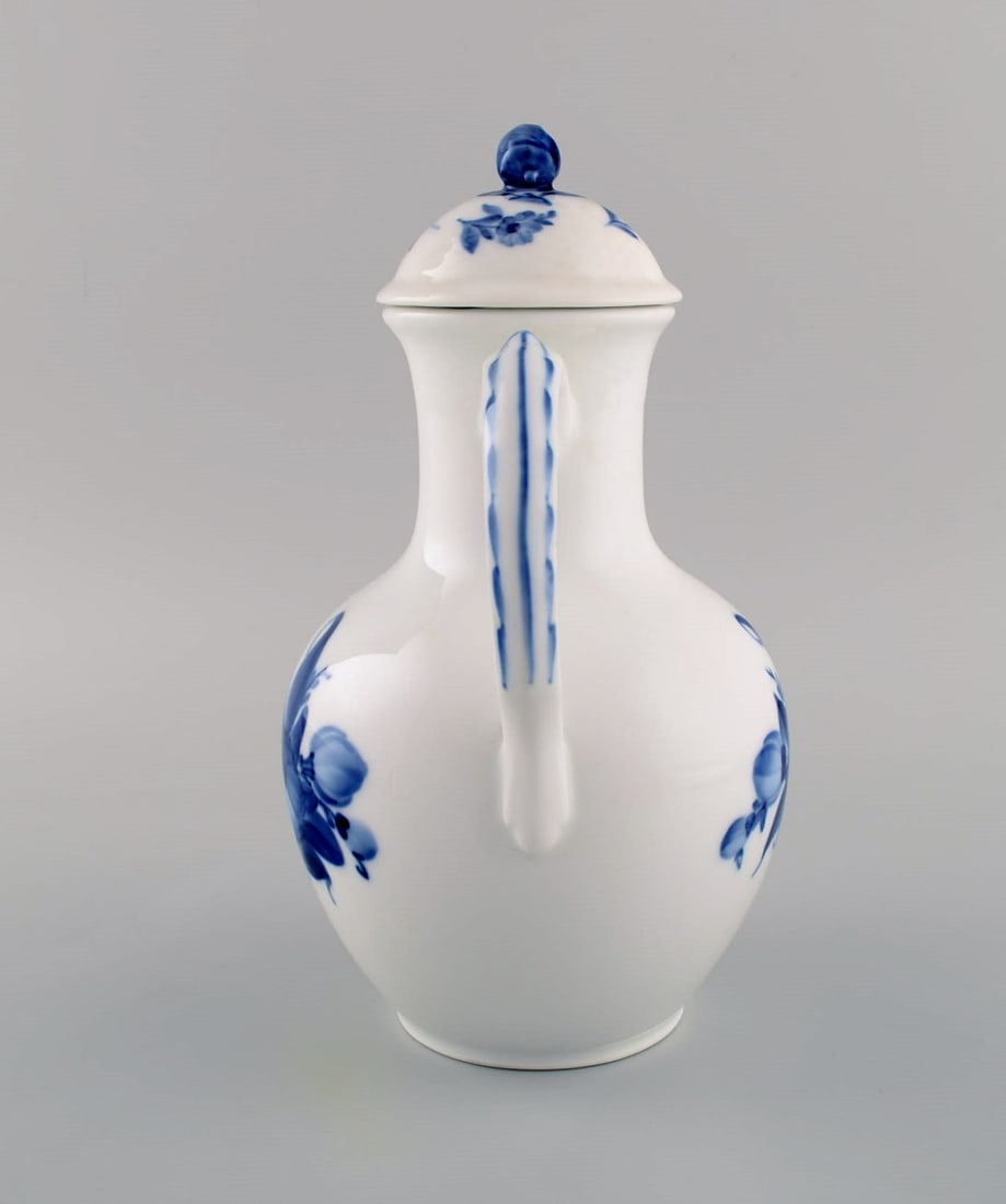 Antique Royal Copenhagen Blue Flower Braided coffee pot. Model number 10/8189. Early 20th century. - 7