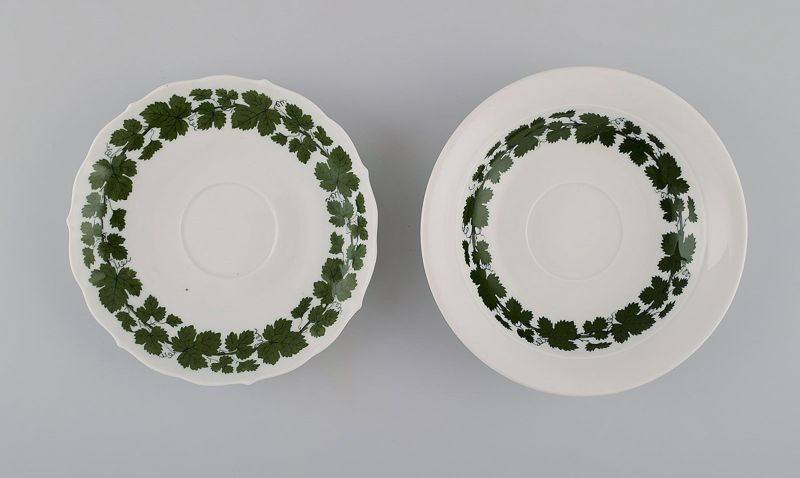 Two Meissen Green Ivy Vine Leaf coffee cups with saucers in hand-painted porcelain. 20th century. - 6