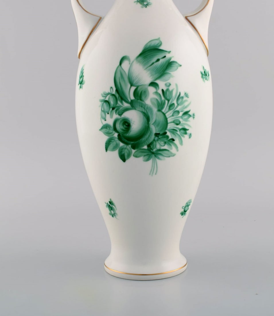 Large Herend Green Chinese vase in hand-painted porcelain. Mid-20th century. - 4