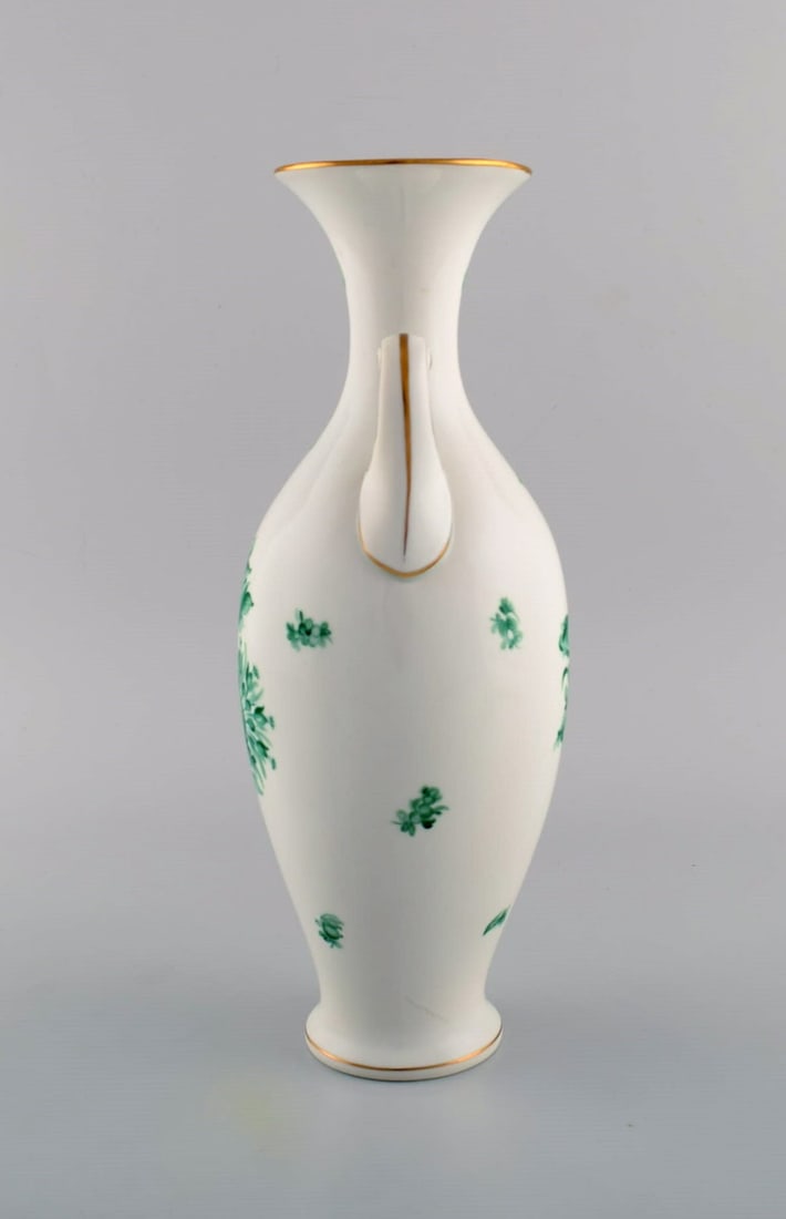 Large Herend Green Chinese vase in hand-painted porcelain. Mid-20th century. - 5