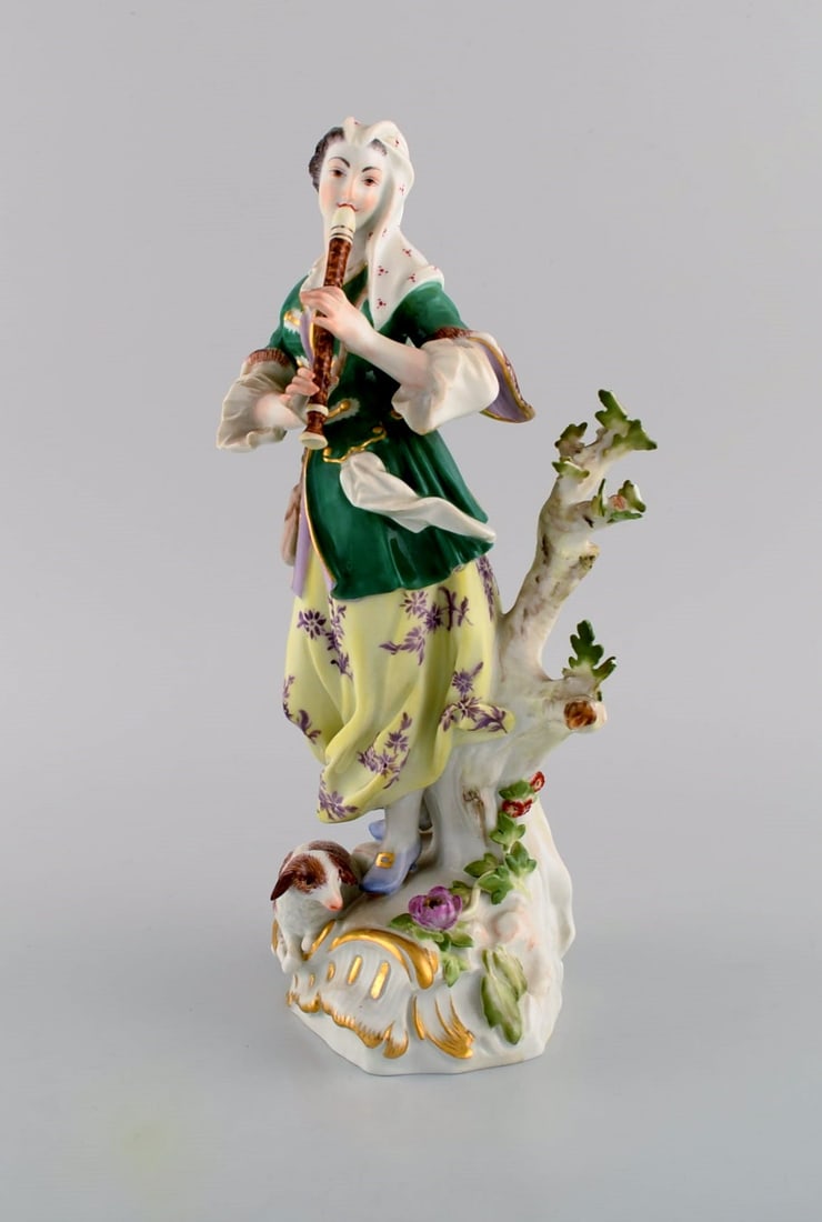 Antique Meissen porcelain figurine. Woman playing flute. Late 19th century. - 2