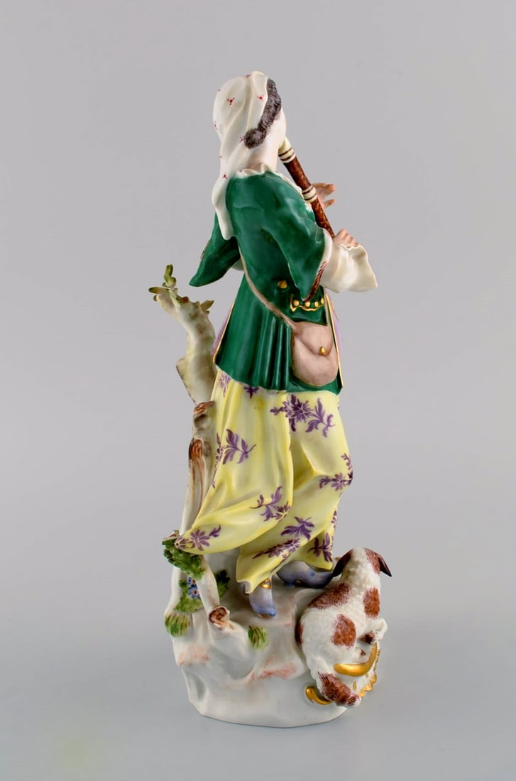 Antique Meissen porcelain figurine. Woman playing flute. Late 19th century. - 6