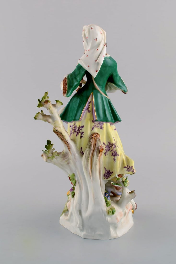 Antique Meissen porcelain figurine. Woman playing flute. Late 19th century. - 7