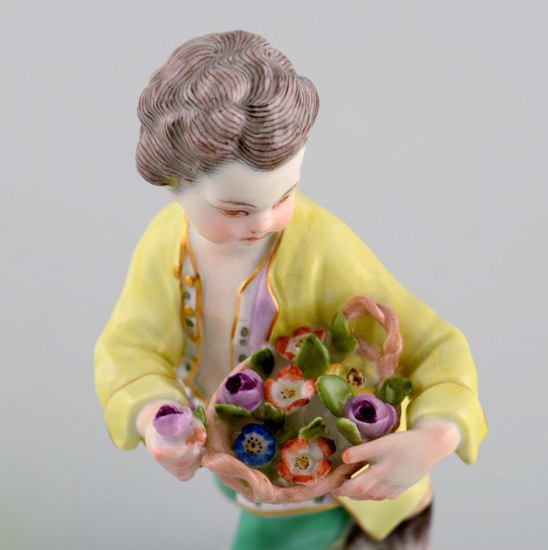 Antique Meissen porcelain figurine. Boy with flower basket. Model 149. Approx. 1900. - 8