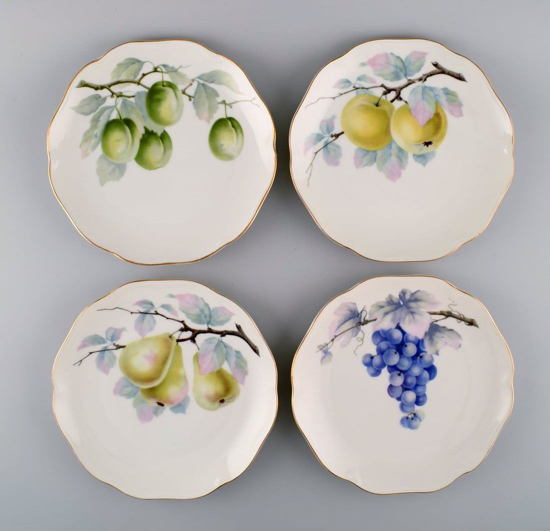 Kronach, Germany. 14 porcelain plates with hand-painted fruits. 1940s. - 3