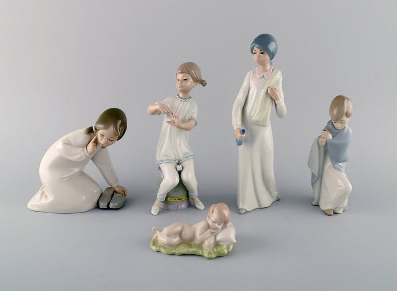 Lladro, Spain. Five porcelain figurines of children. 1970 / 80s. - 2