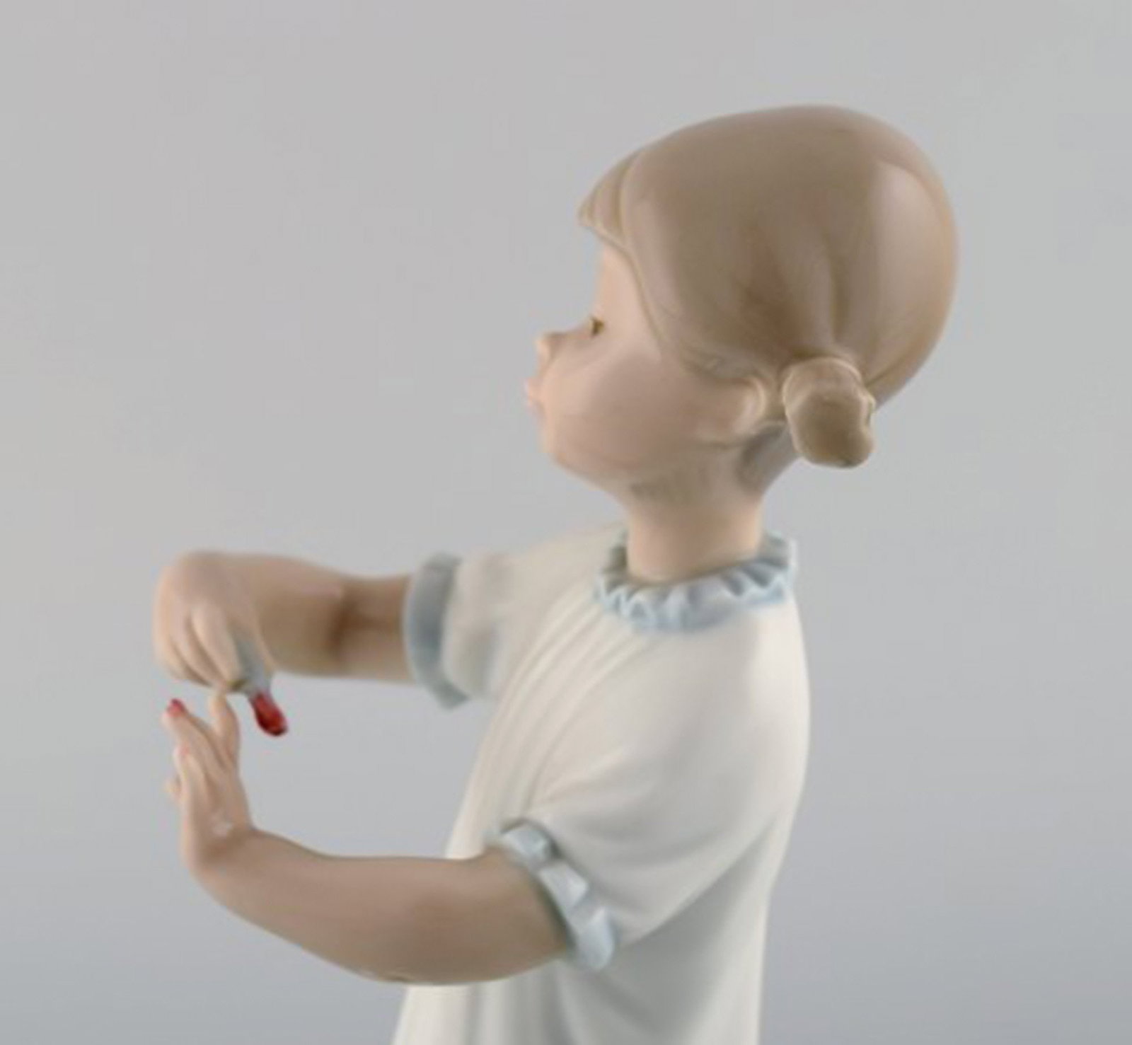 Lladro, Spain. Five porcelain figurines of children. 1970 / 80s. - 5