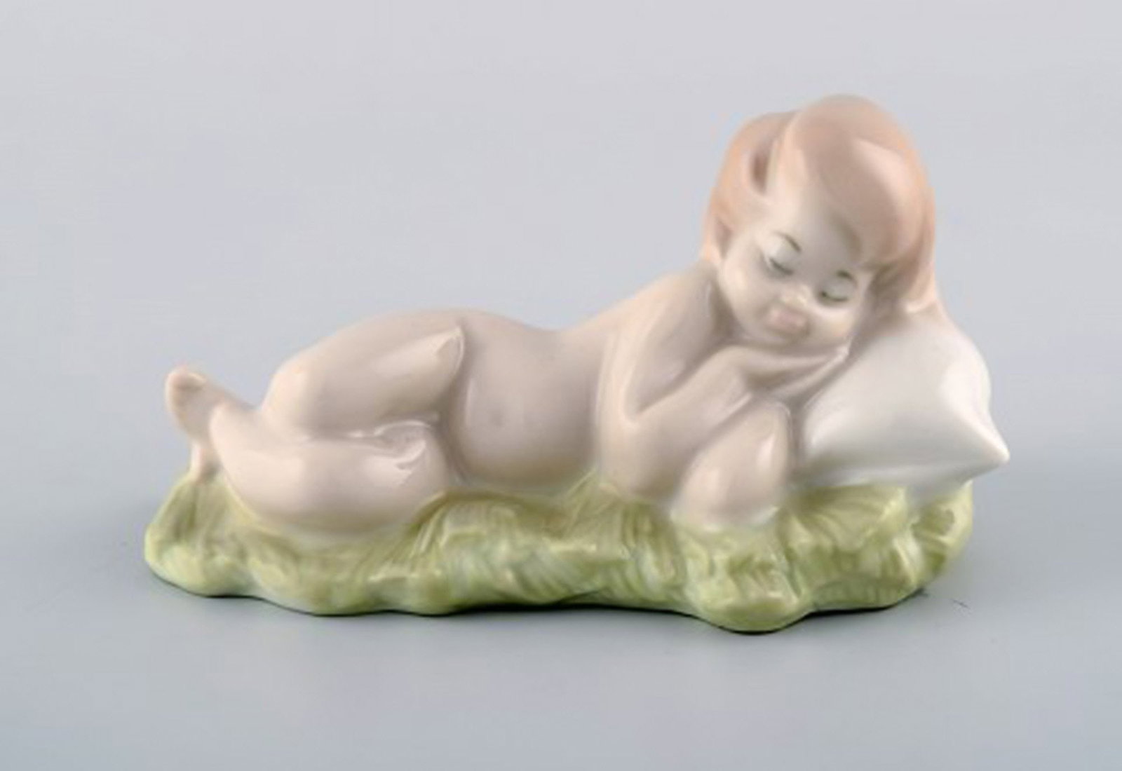 Lladro, Spain. Five porcelain figurines of children. 1970 / 80s. - 8