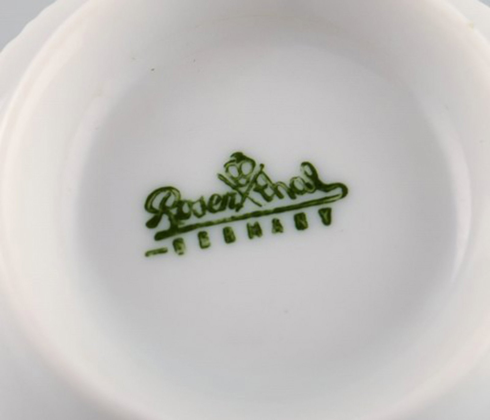 Tapio Wirkkala for Rosenthal. Four porcelain noire mocha cups with saucers in black and white fluted - 6