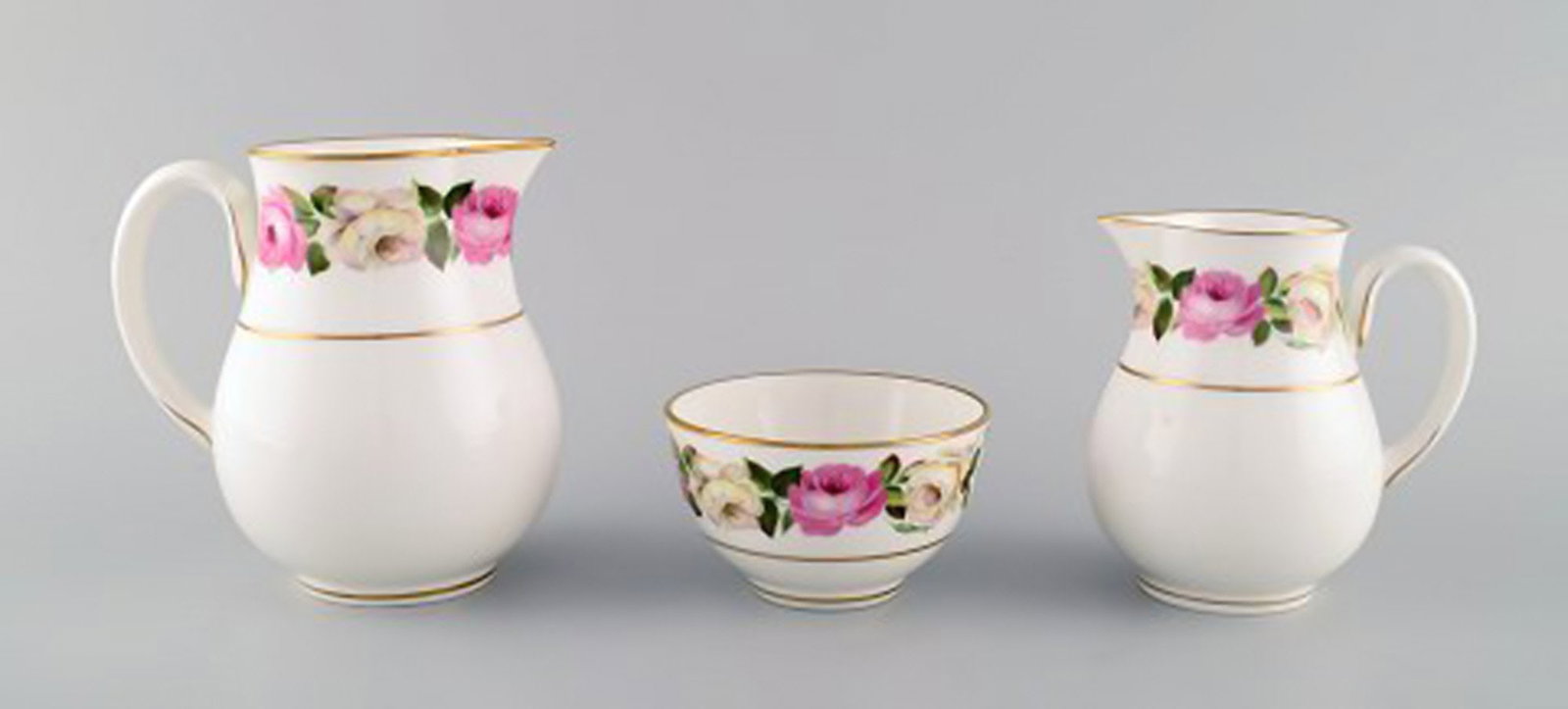 Royal Worcester, England. Complete tea service for seven people in porcelain with floral motifs. - 3
