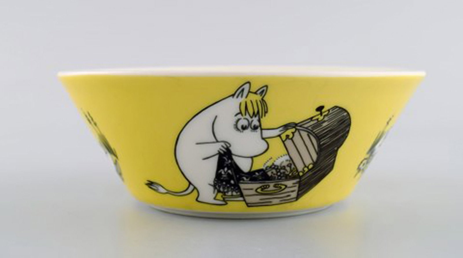 Arabia, Finland. Four porcelain bowls with motifs from "Moomin". Late 20th century. - 6