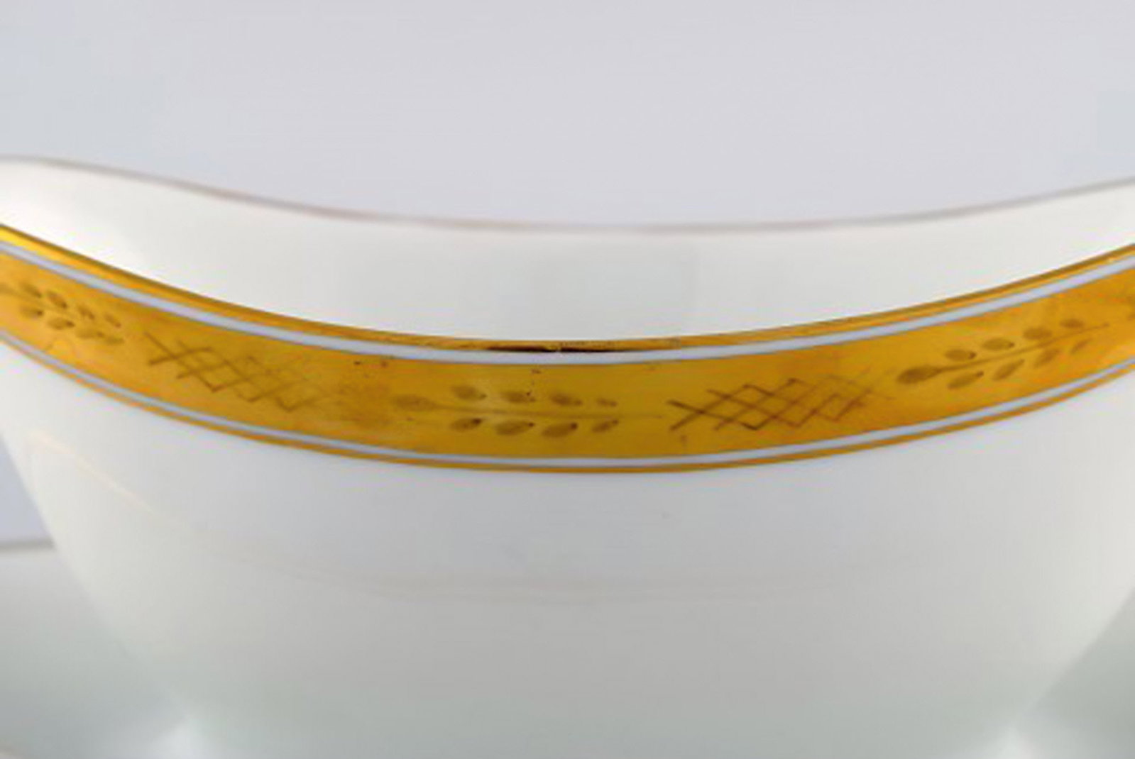 Royal Copenhagen Dagmar, White. Porcelain sauce boat with gold edge. Model number 607/9344. - 4