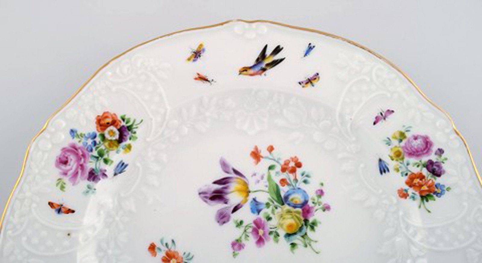 Antique Meissen plate in hand-painted porcelain with flowers and birds. 19th century. - 4