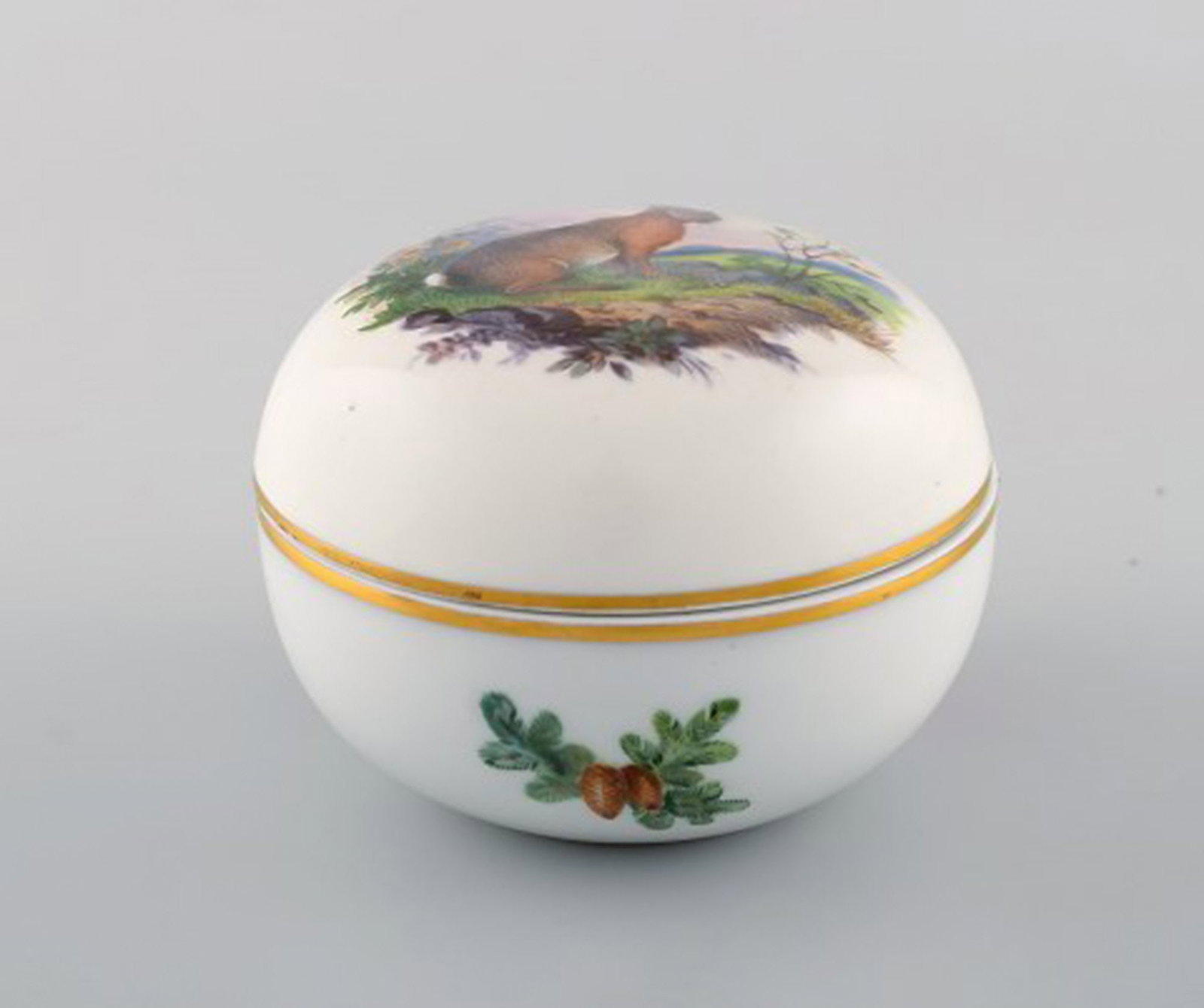 Meissen lidded jar in hand-painted porcelain with hare. 20th century. - 3