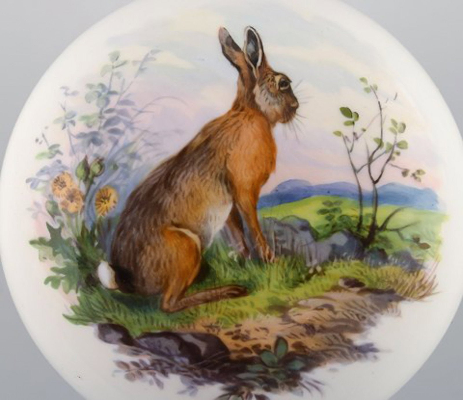 Meissen lidded jar in hand-painted porcelain with hare. 20th century. - 4