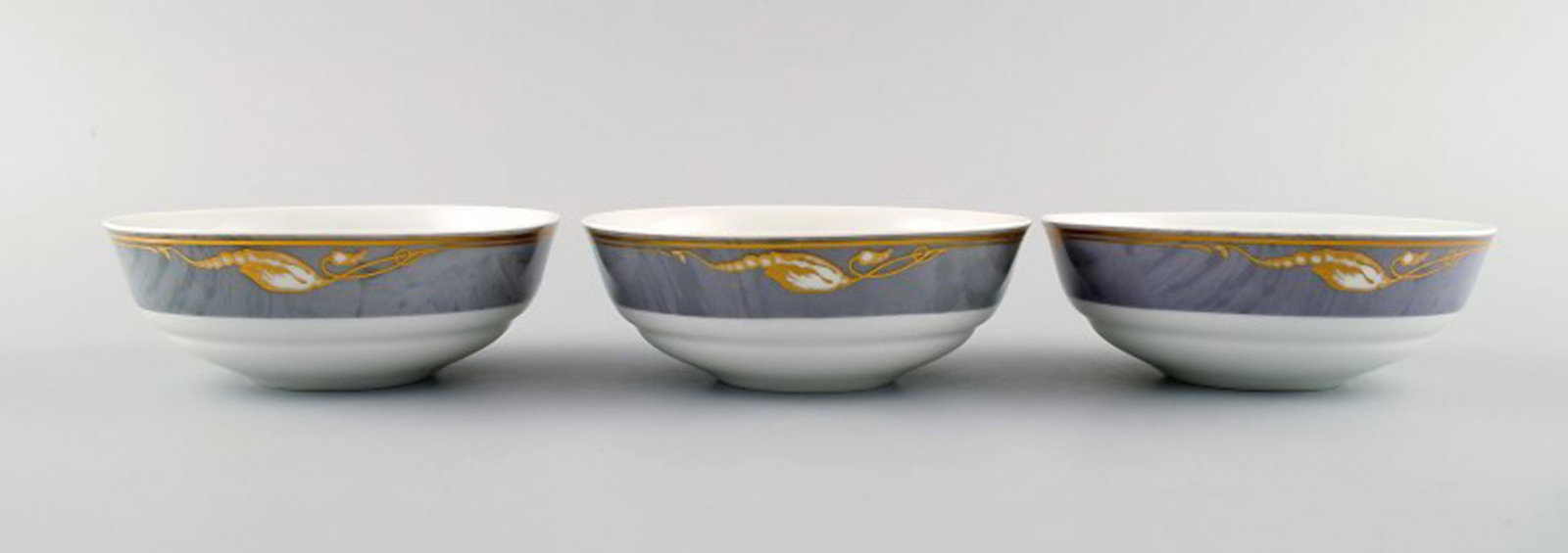 Three Royal Copenhagen Gray Magnolia bowls in porcelain. Late 20th century. - 2