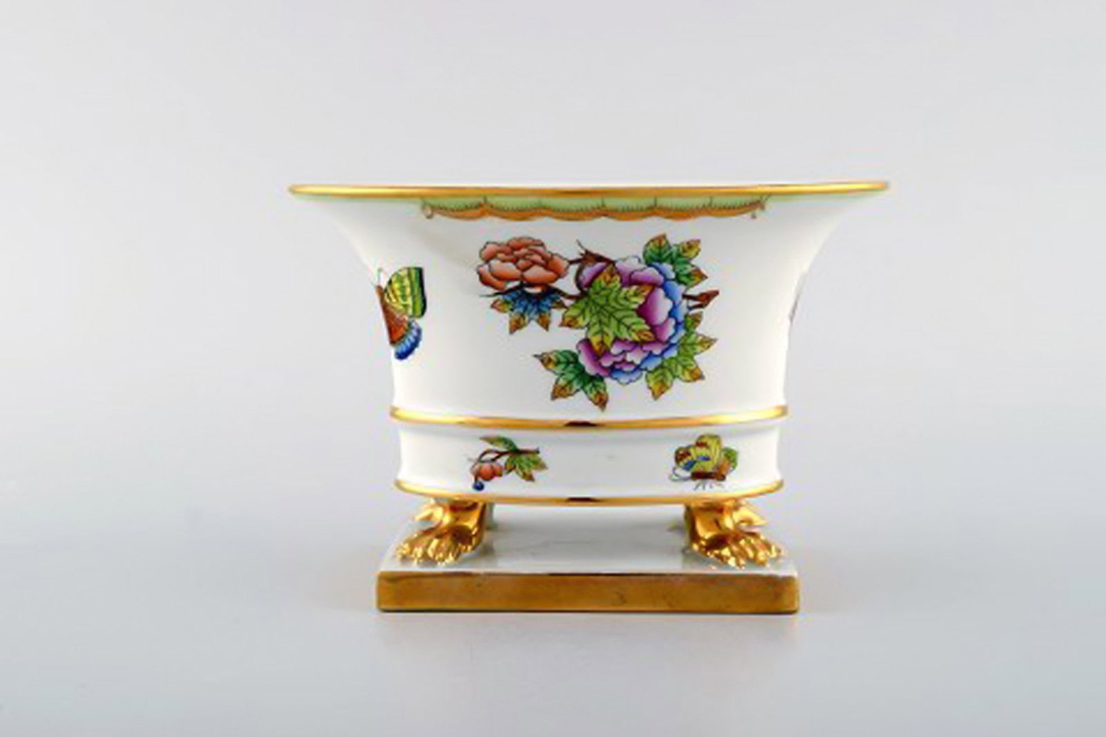 Three Herend vases in hand-painted porcelain with flowers and gold decoration. Mid-20th century. - 3