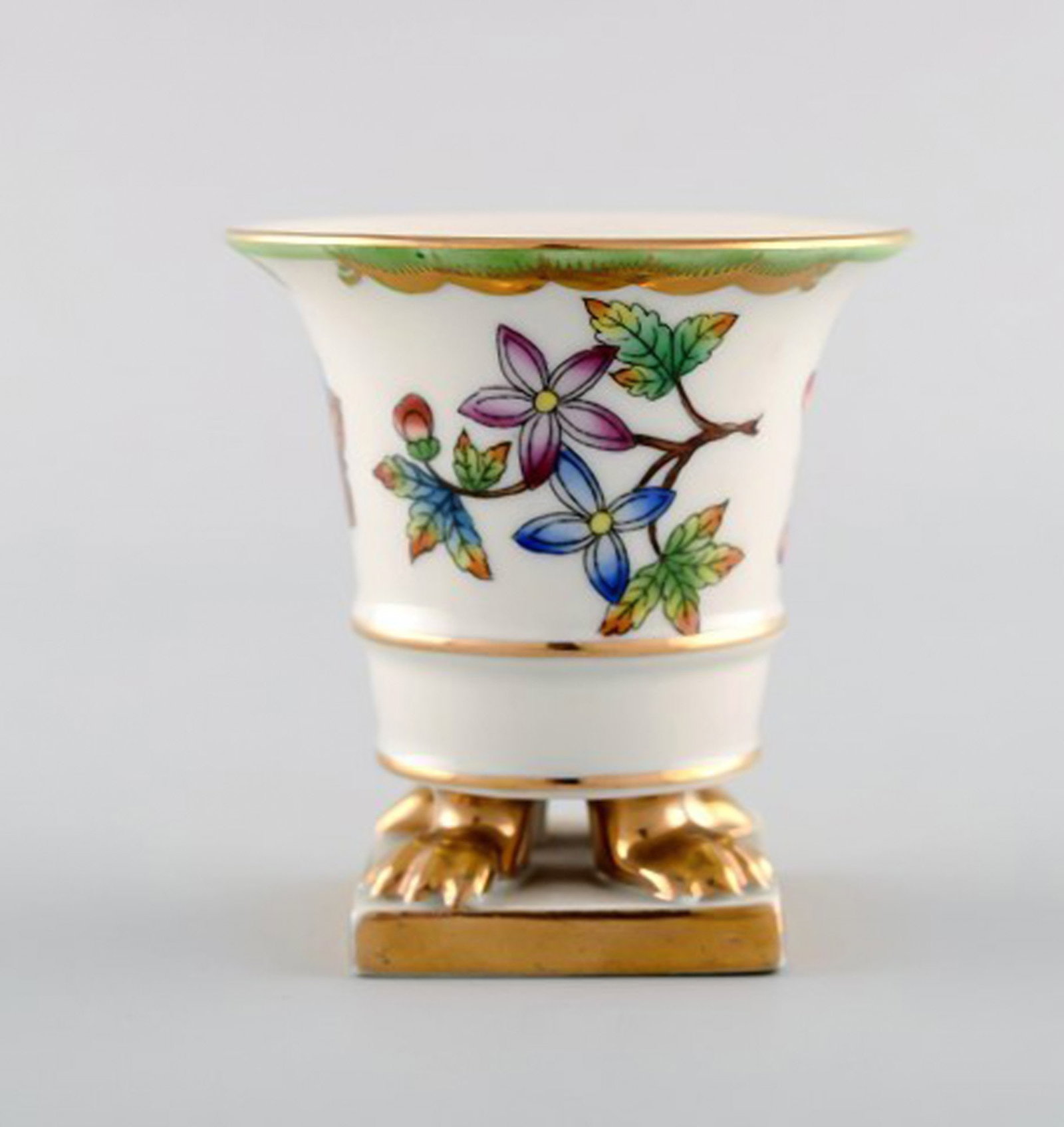 Three Herend vases in hand-painted porcelain with flowers and gold decoration. Mid-20th century. - 8
