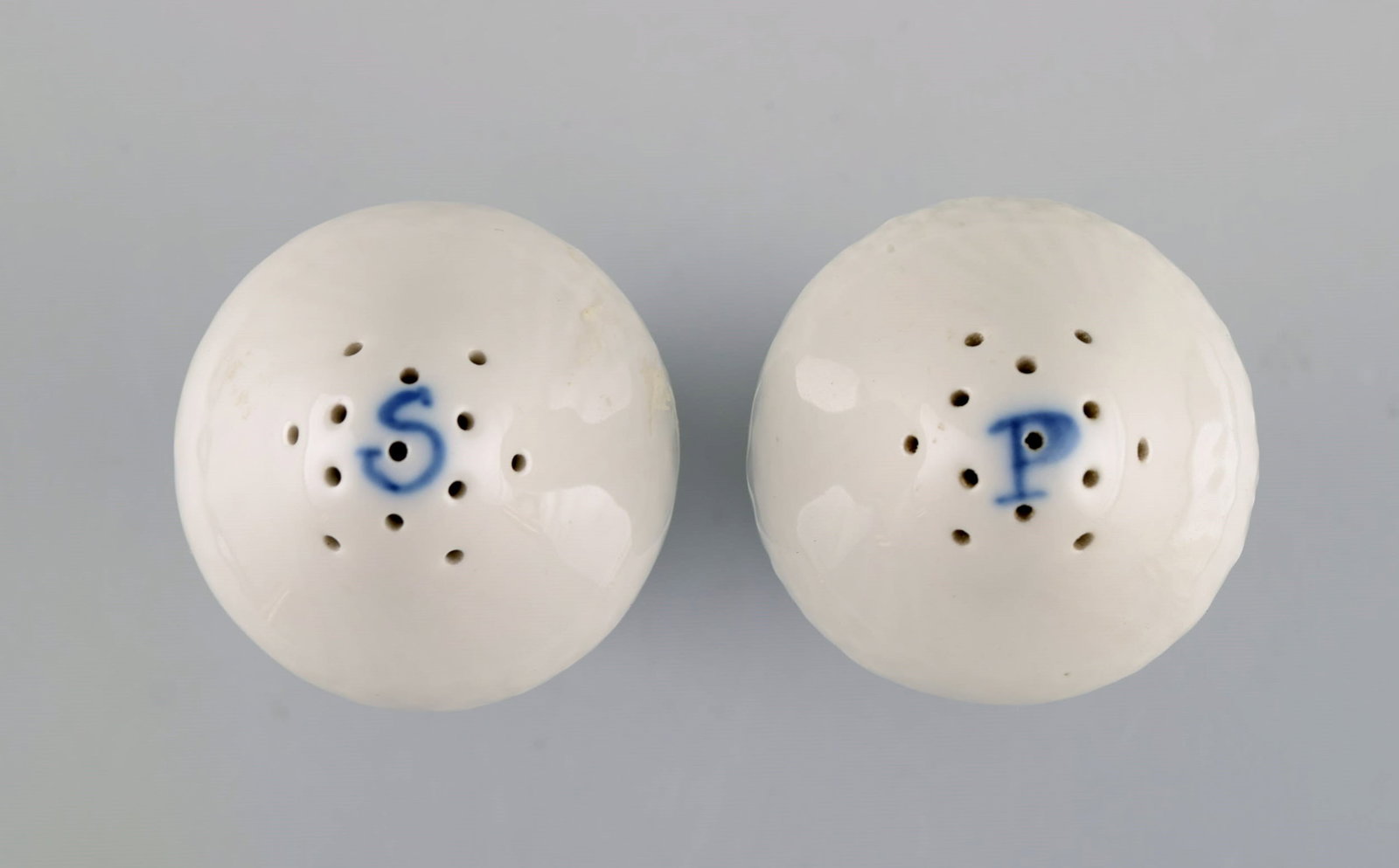 Royal Copenhagen Blue Flower Curved salt and pepper shaker. - 3