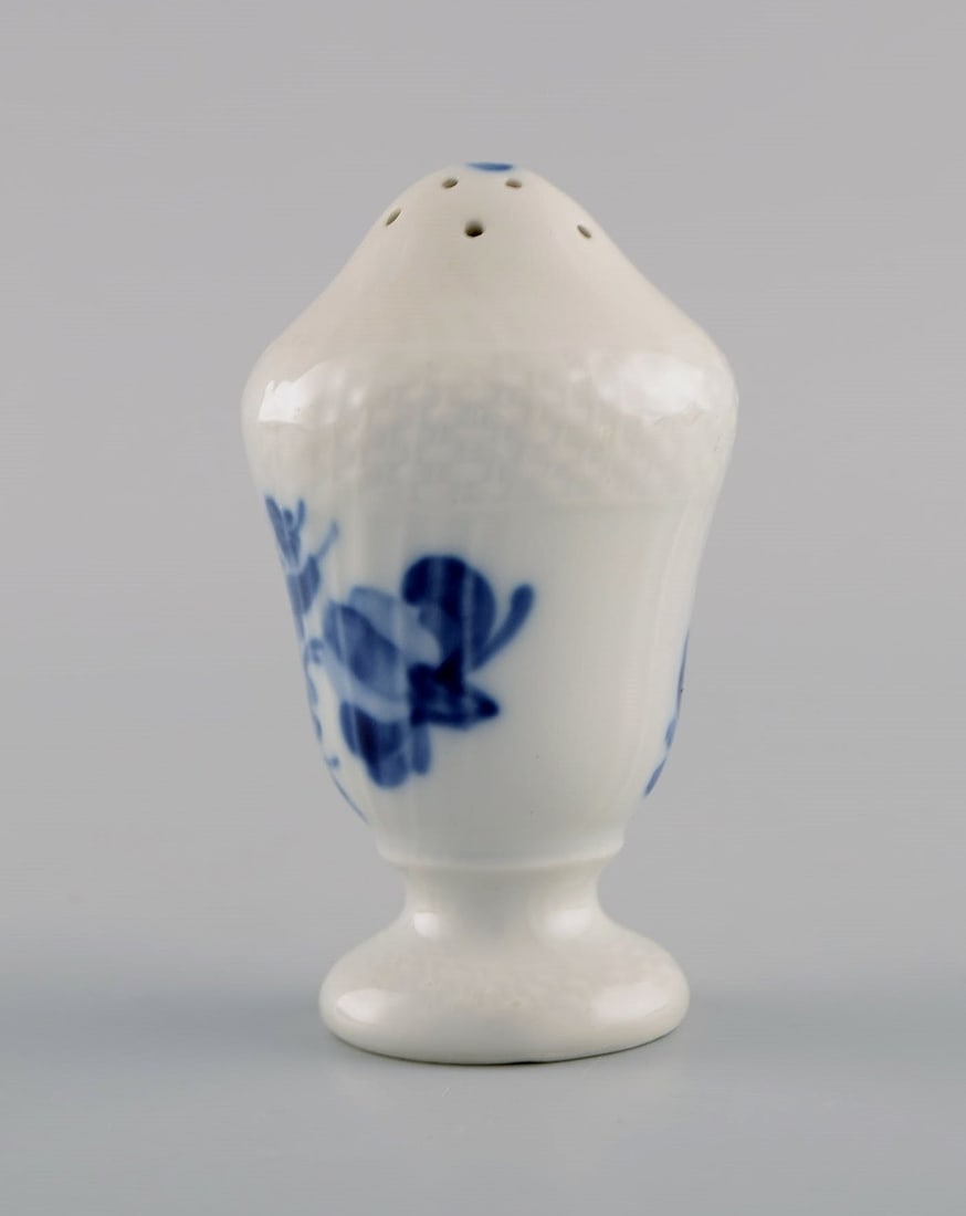 Royal Copenhagen Blue Flower Curved salt and pepper shaker. - 5