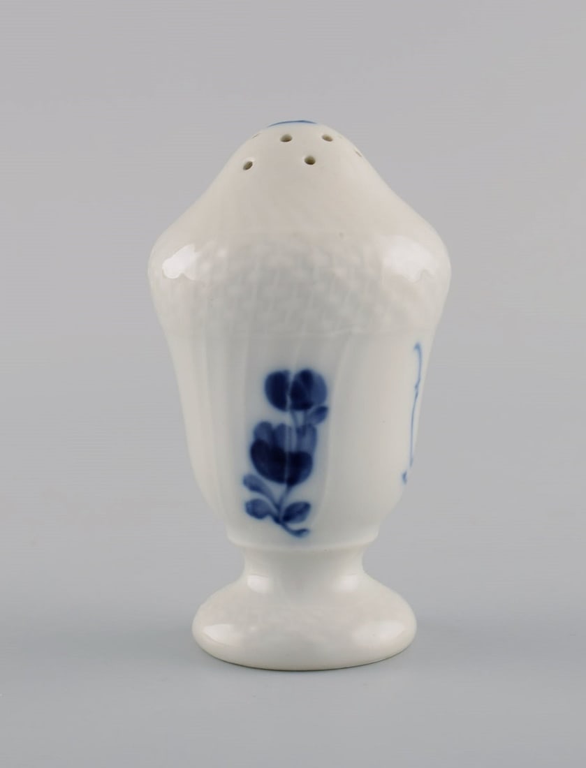 Royal Copenhagen Blue Flower Curved salt and pepper shaker. - 6