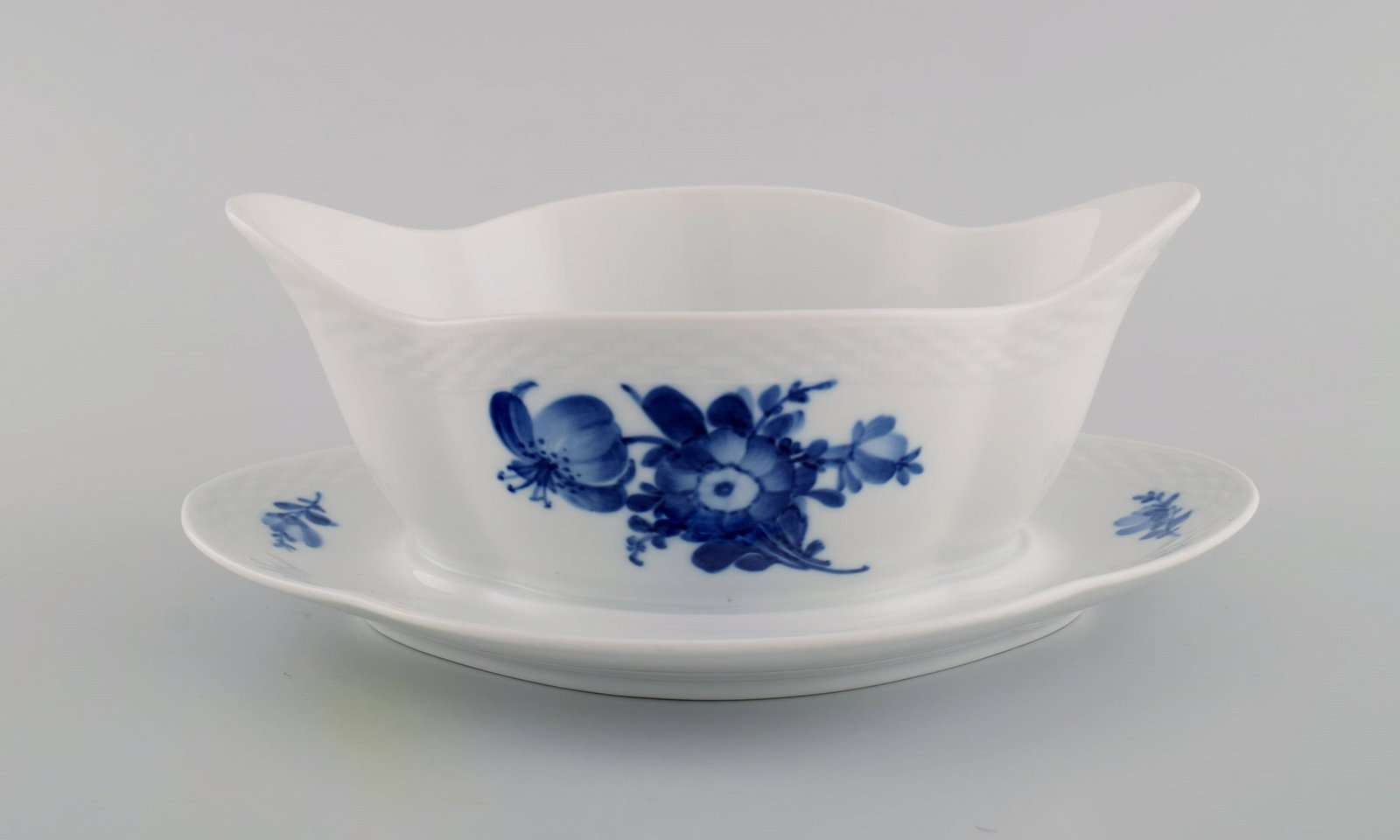 Royal Copenhagen Blue Flower Braided sauce boat on fixed stand. Model number 10/8159. Dated 1958. - 2