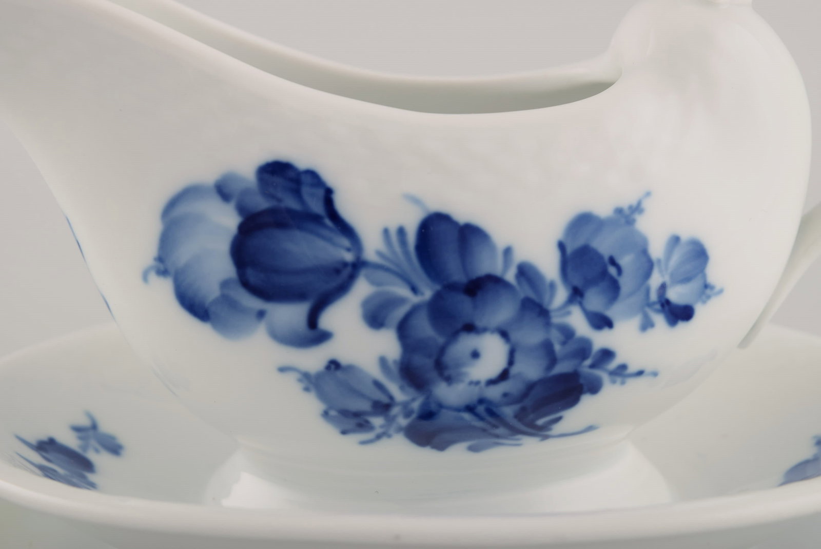 Royal Copenhagen Blue Flower Braided sauce boat on fixed stand. Model number 10/8068. Dated 1959. - 7