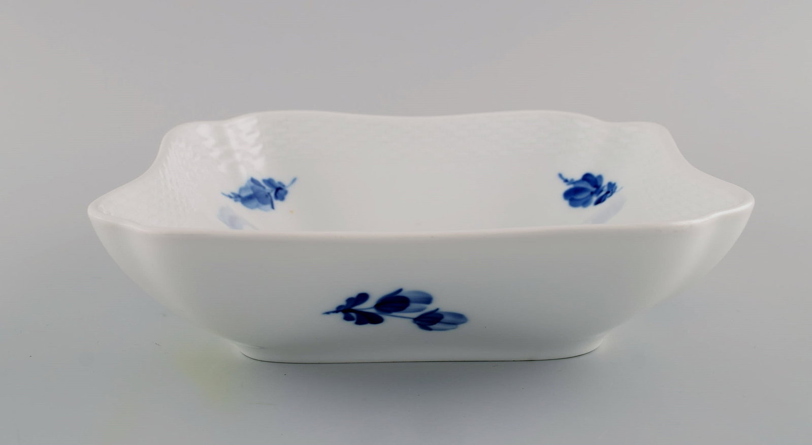 Royal Copenhagen Blue Flower Braided bowl. Model number 10/8063. Dated 1960. - 3