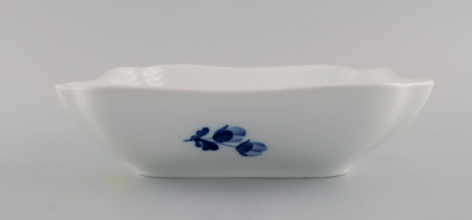 Royal Copenhagen Blue Flower Braided bowl. Model number 10/8063. Dated 1960. - 4