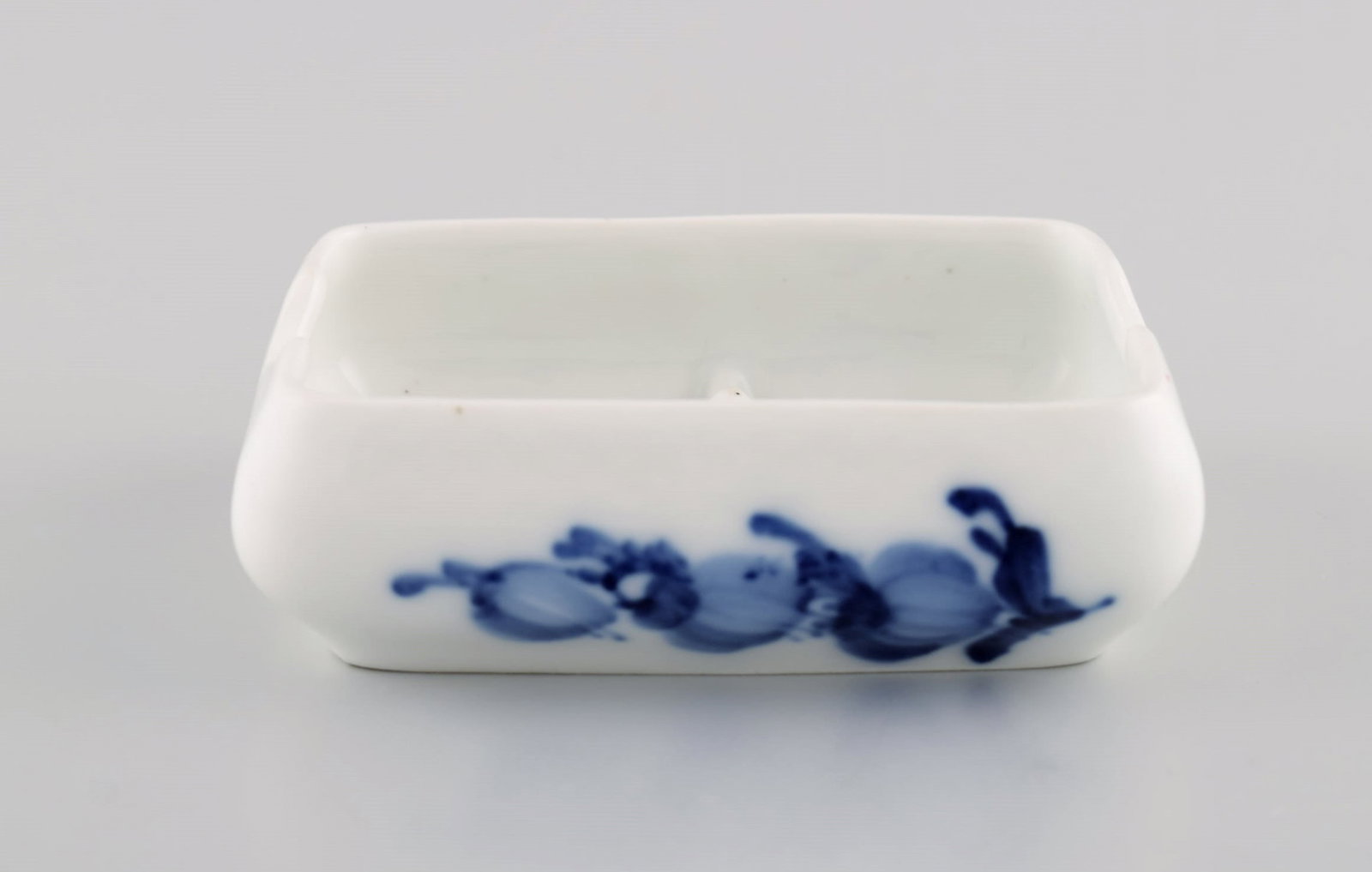 Small Royal Copenhagen Blue Flower salt and pepper bowl. - 2