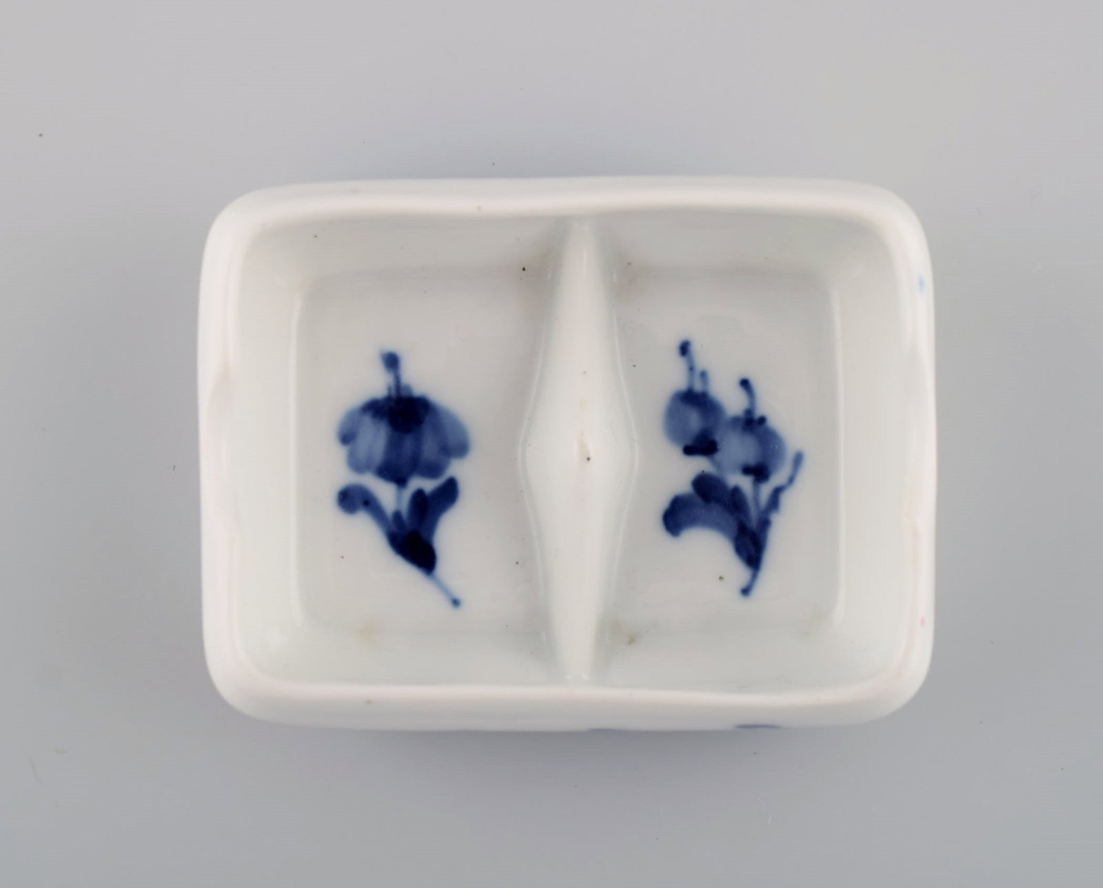 Small Royal Copenhagen Blue Flower salt and pepper bowl. - 3