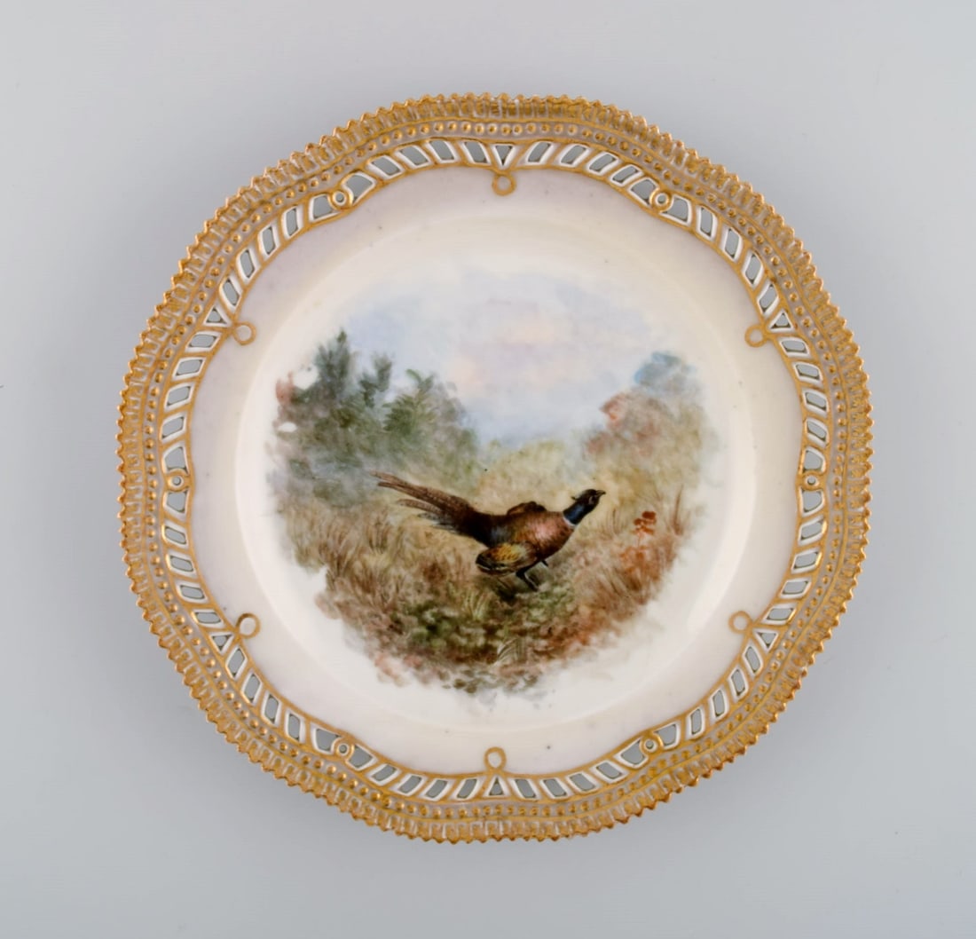 Early and rare Royal Copenhagen Fauna Danica plate in hand-painted porcelain with hunting motif and - 2