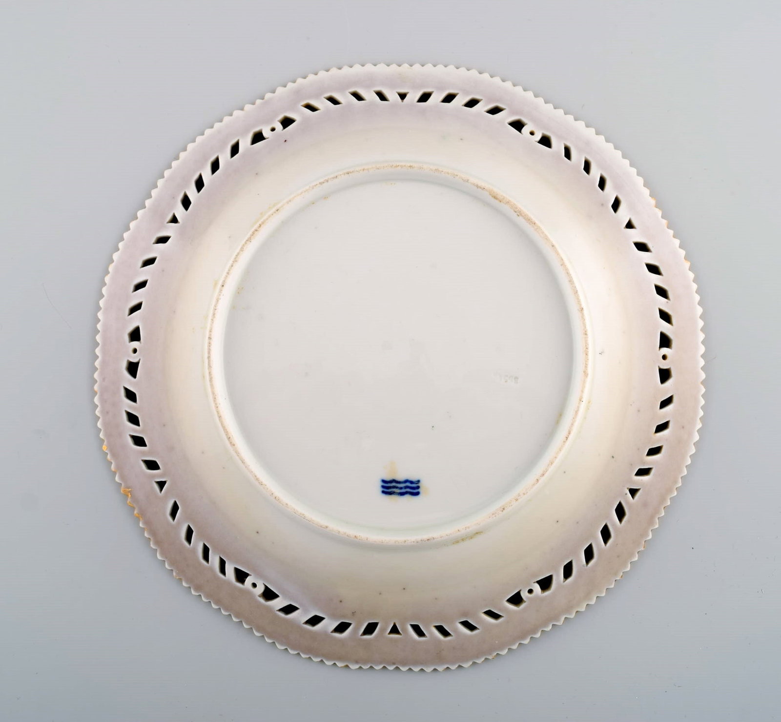 Early and rare Royal Copenhagen Fauna Danica plate in hand-painted porcelain with hunting motif and - 5