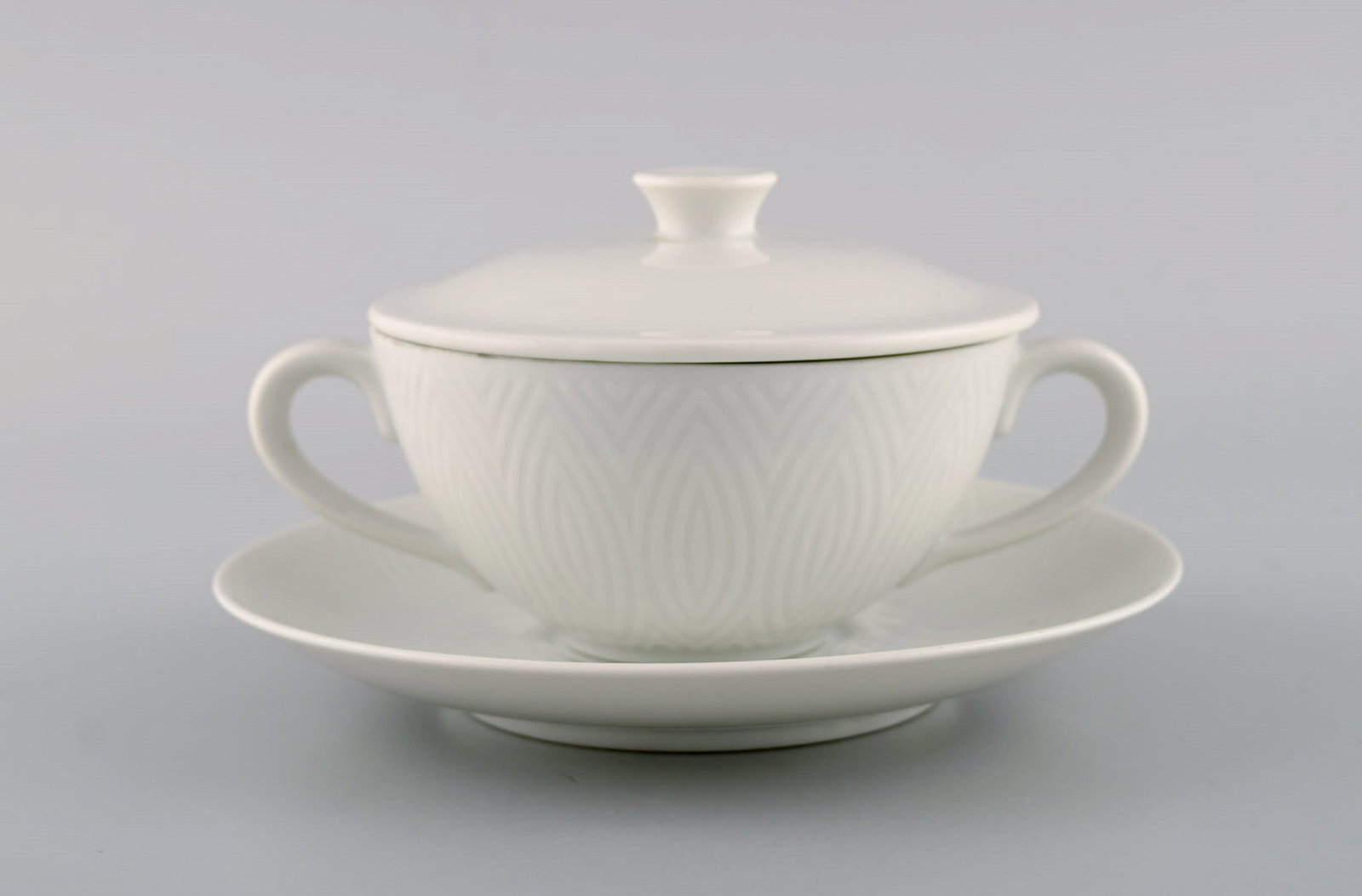 Royal Copenhagen. Salto Service, White. Six bouillon cups with saucers. 1960s. - 3