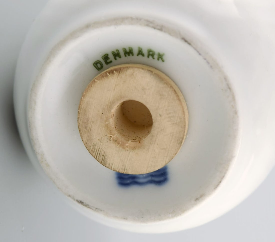 Royal Copenhagen. Salto service, White. Salt and pepper shaker. 1960s. - 6