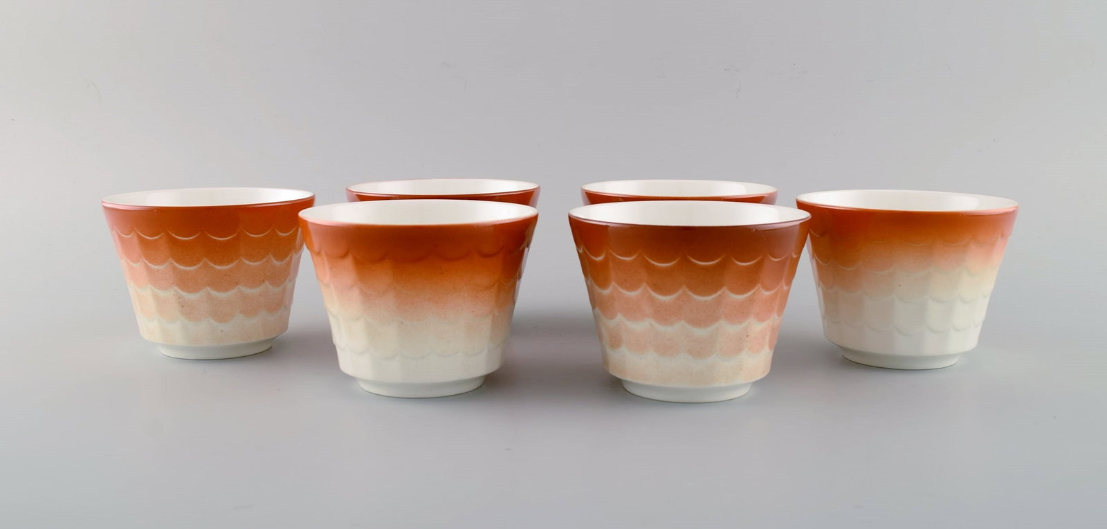 Wilhelm Kage for Gustavsberg. Six flower pot covers in porcelain. Swedish design, 1960s. - 3