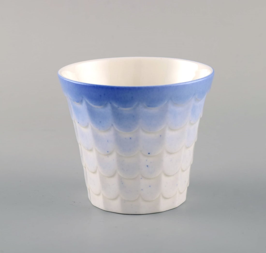 Wilhelm Kage for Gustavsberg. Six flower pot covers in porcelain. Swedish design, 1960s. - 4