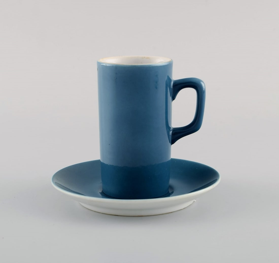 Kenji Fujita for Tackett Associates. Five coffee cups with porcelain saucers. Dated 1953-56. - 3