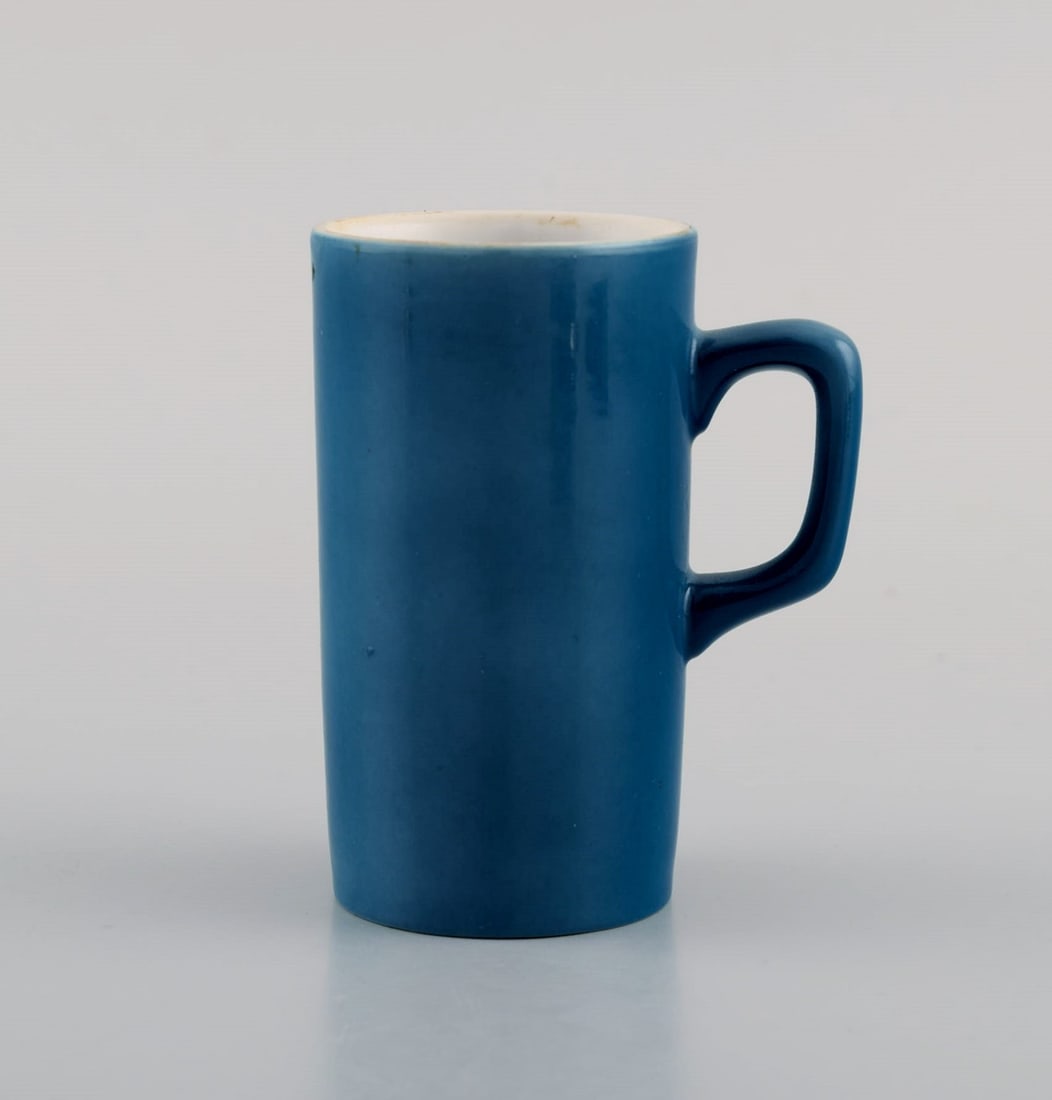 Kenji Fujita for Tackett Associates. Five coffee cups with porcelain saucers. Dated 1953-56. - 4