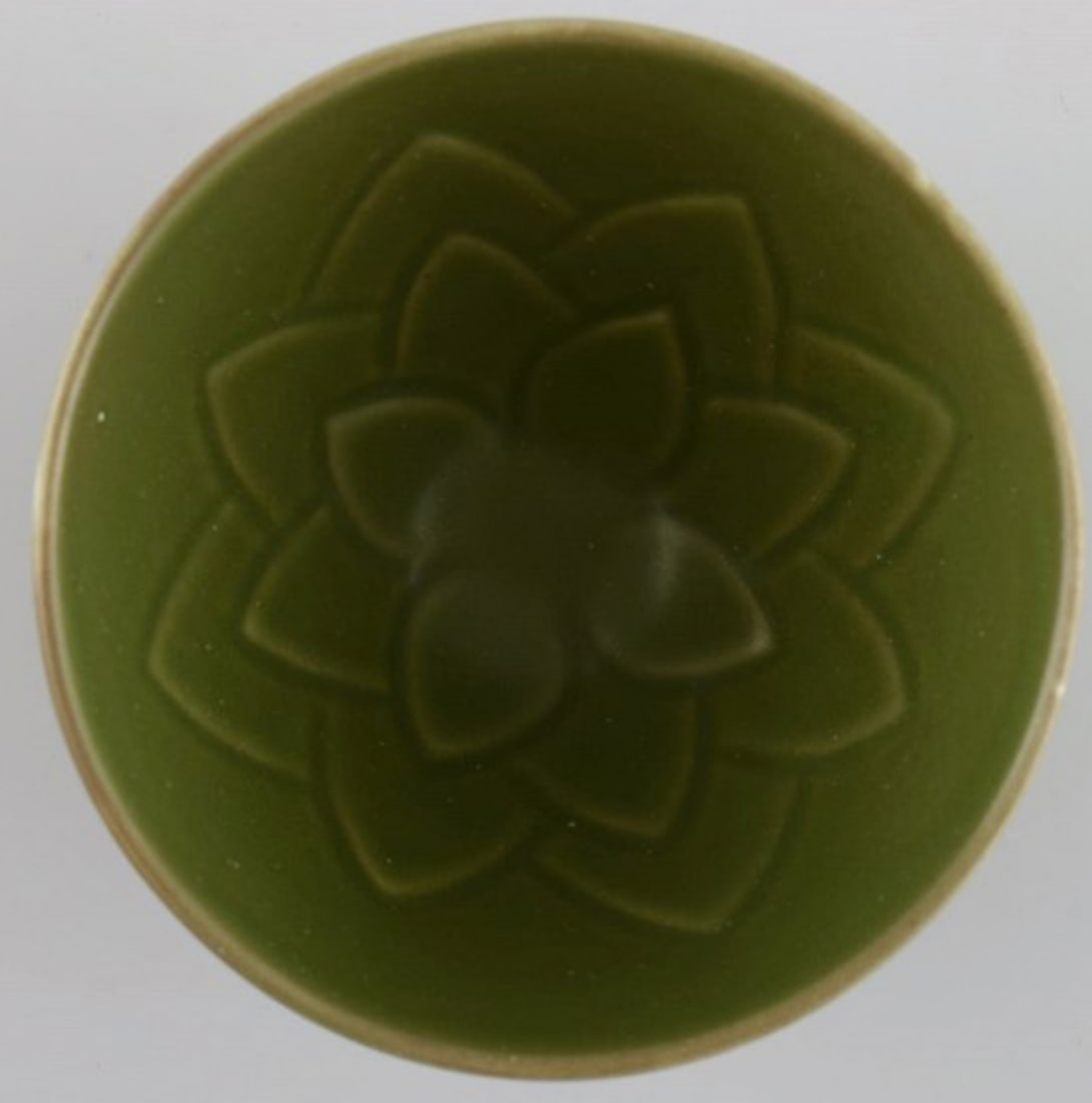 Gerd Bogelund for Royal Copenhagen. Bowl in glazed ceramics with lotus flower in relief. Beautiful - 3