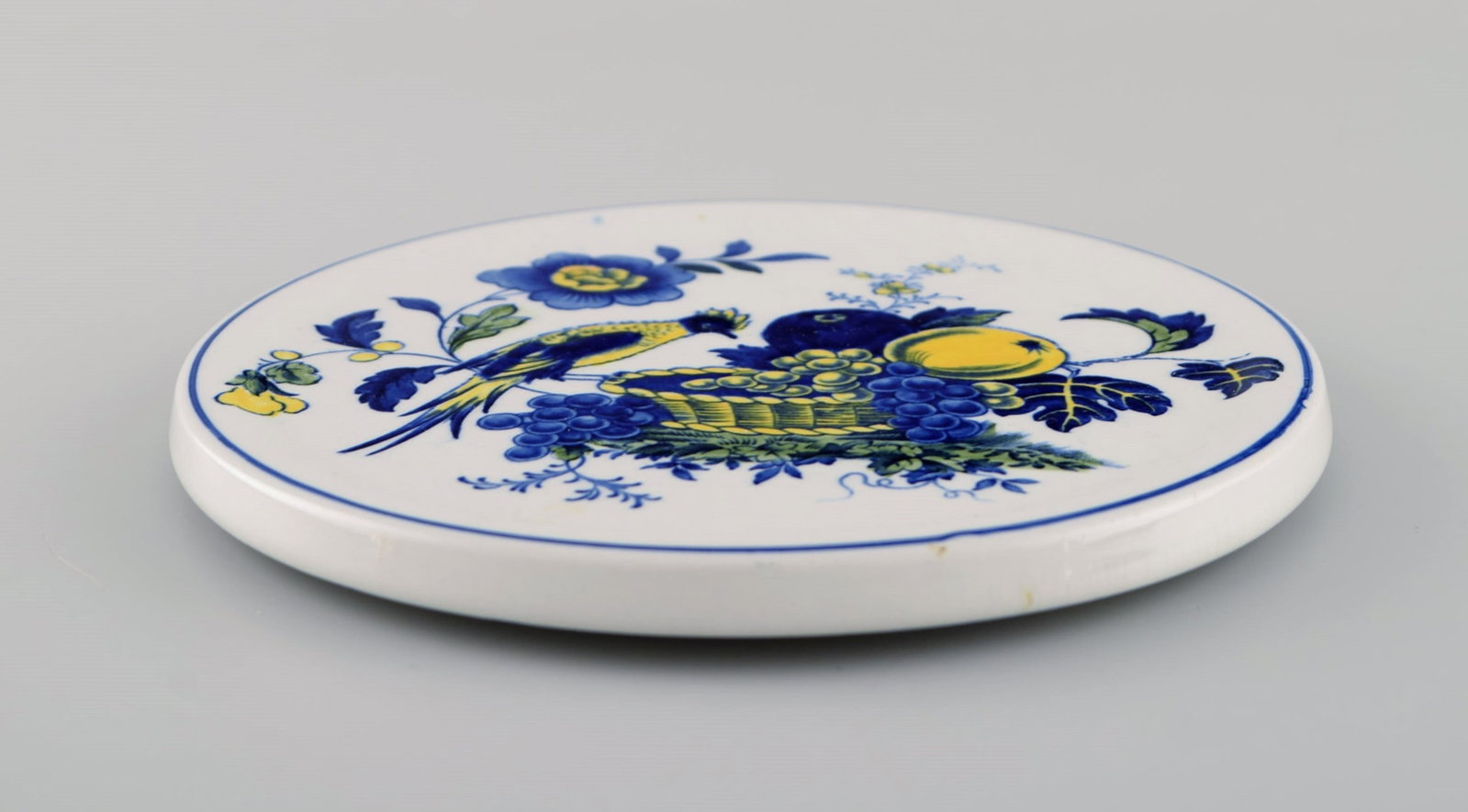 Spode, England. Blue Bird service in hand-painted porcelain. Two teacups with saucers, two plates - 8